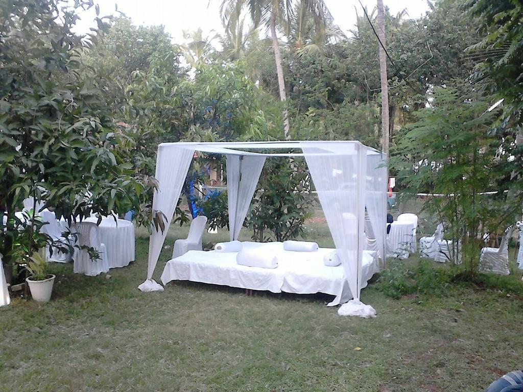 Raikar Guest House Bogmalo Buitenkant foto